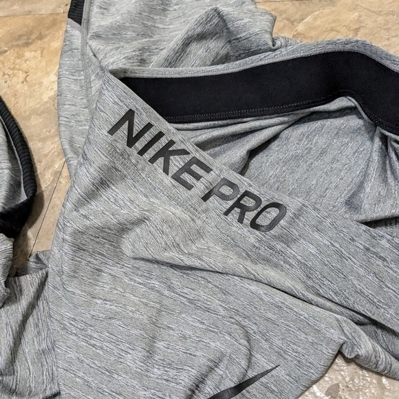 Nike Pro Women's Medium Heather Gray Dri-Fit Crop Tight Fit Training Tights - Picture 9 of 10